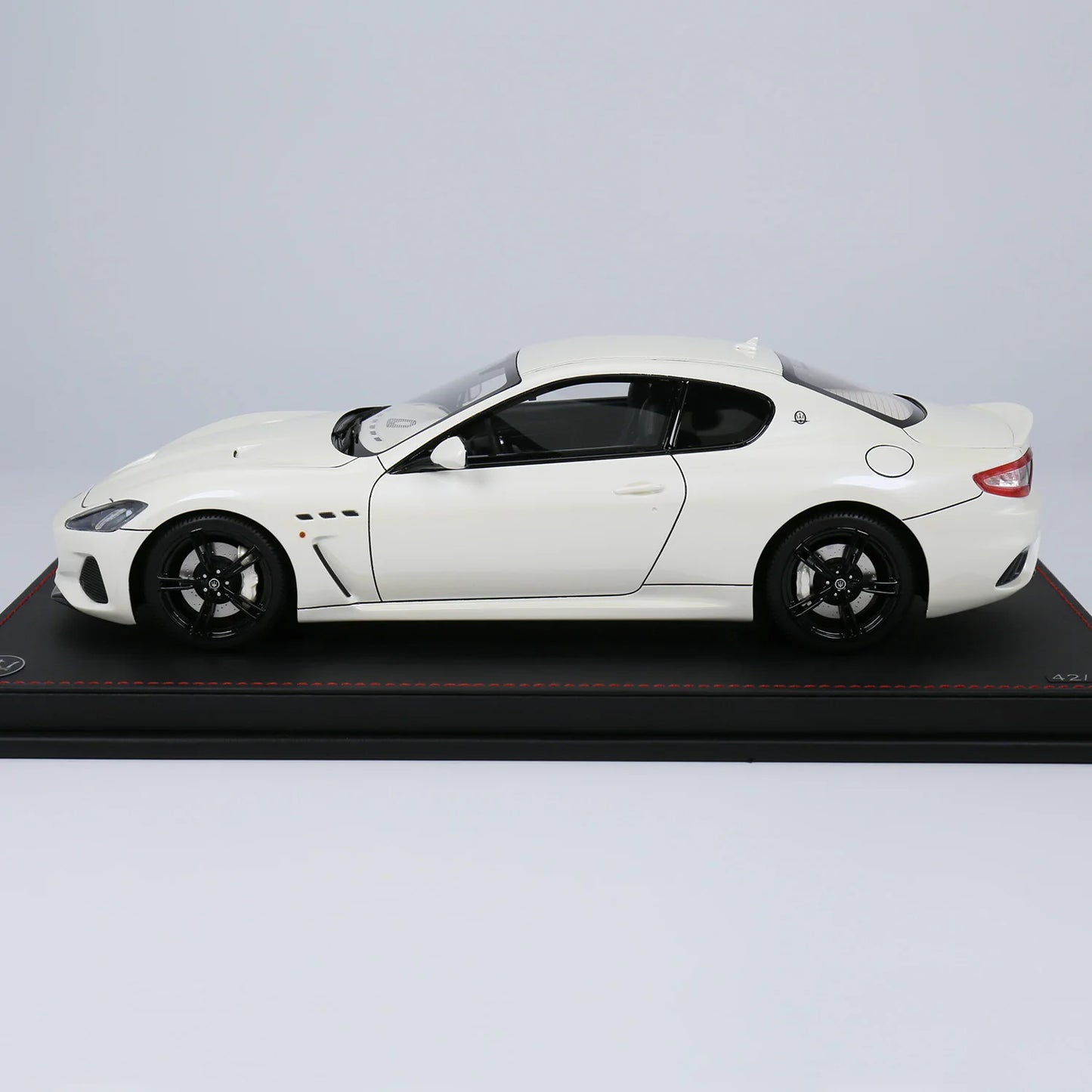 Maserati  1:18 GranTurismo MC resin model