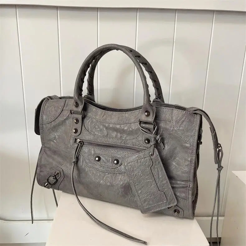 Paris Rivet Locomotive Bag ins Spice Girl Bag French Premium Sense Retro Trendy Portable Pillow Bag One Shoulder Crossbody Bag