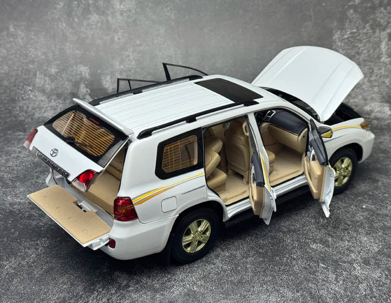 Car diecast model 1/18 LAND CRUISER 200 Green model static display holiday gift collection