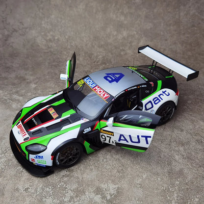 AUTOART Edition 1/18 Aston Martin VANTAGE V12 BATHURST 12HOUR #97 2015 Racing Car Model