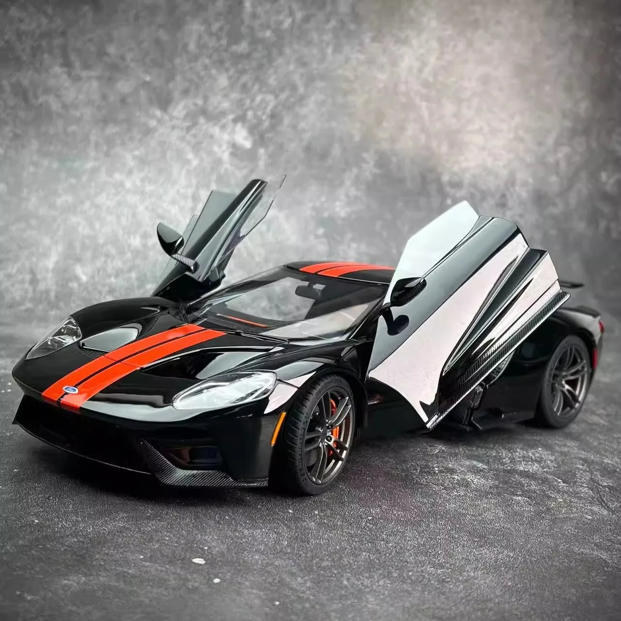AUTOART 1:18 scale Ford GT ABS material Full Open car model Static Display Holiday gift collection Sports car model