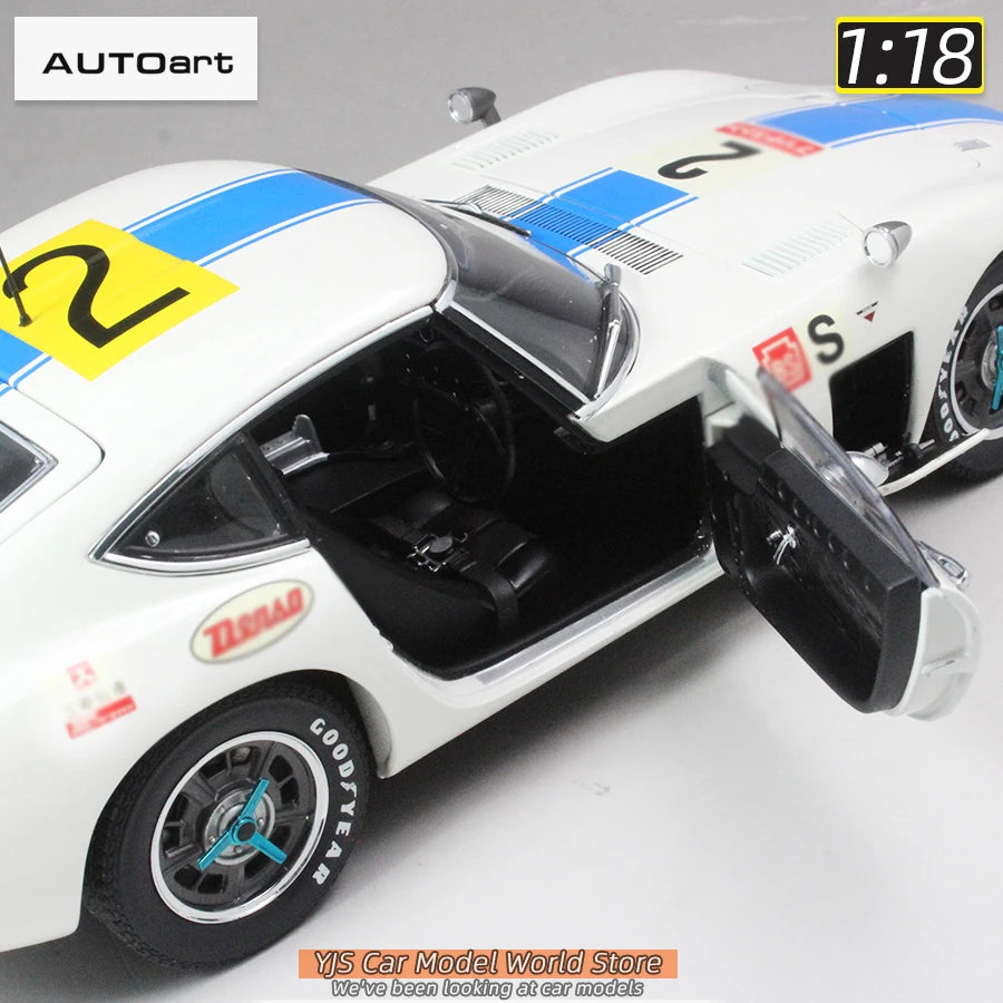 Autoart diecast model 1/18 2000 GT 1967 #2 Static Ornament Holiday Gift collection