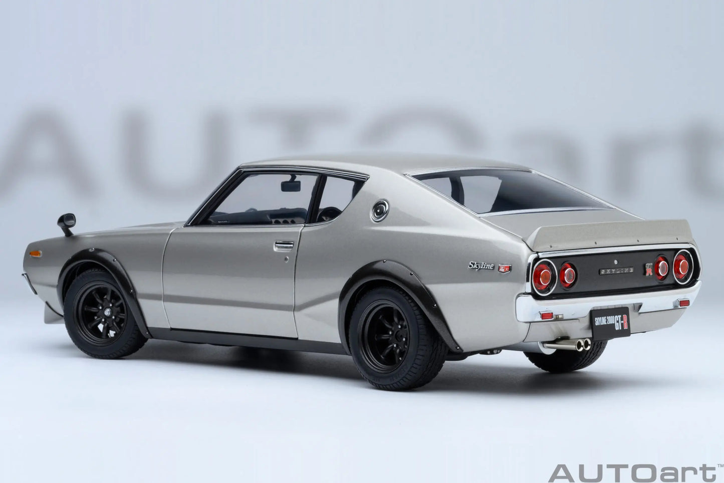 NISSAN SKYLINE 2000 GT-R (KPGC110) TUNED VERSION RS WATANABE WHEEL AUTOart 1/18 Static display model gift collection