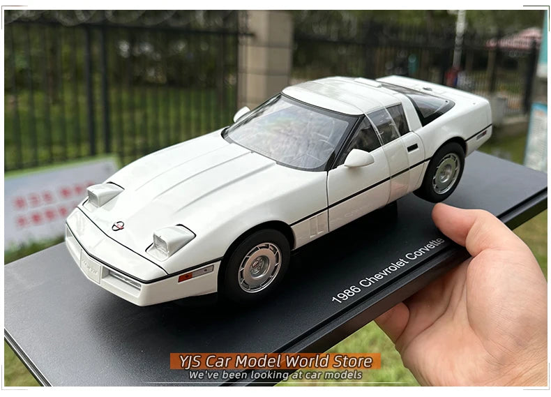 AUTOART 1/18 Chevrolet Corvette C4 1986 Car Model
