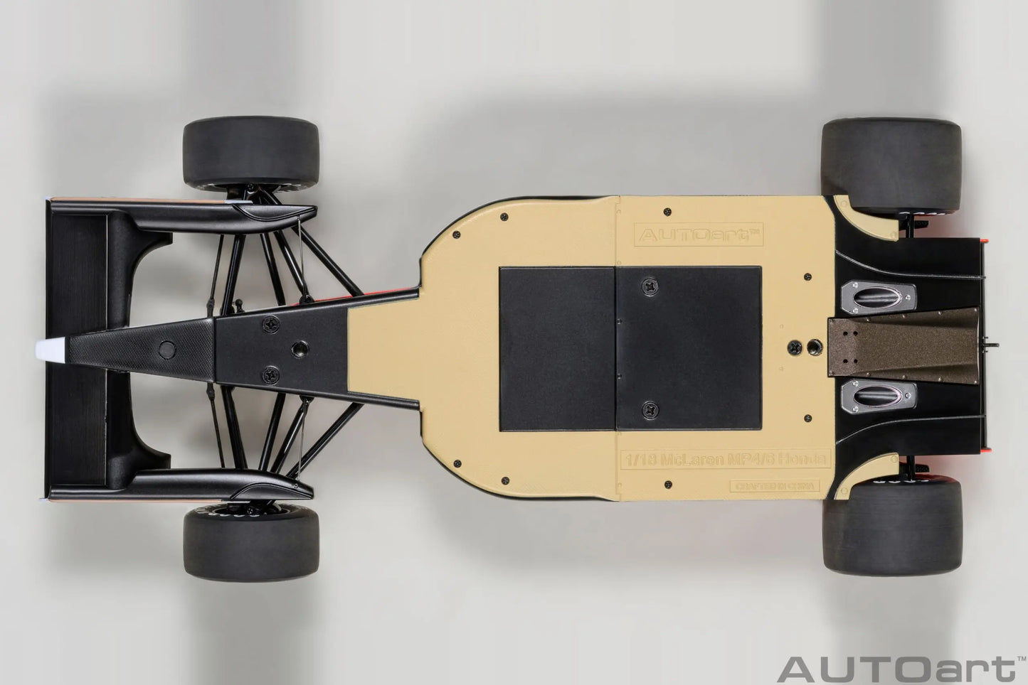 AUTOART New 1/18  Honda MP4/6 1991 #1 (with McLaren logo)  Car model  Send to a friend  Personal collection Static ornament