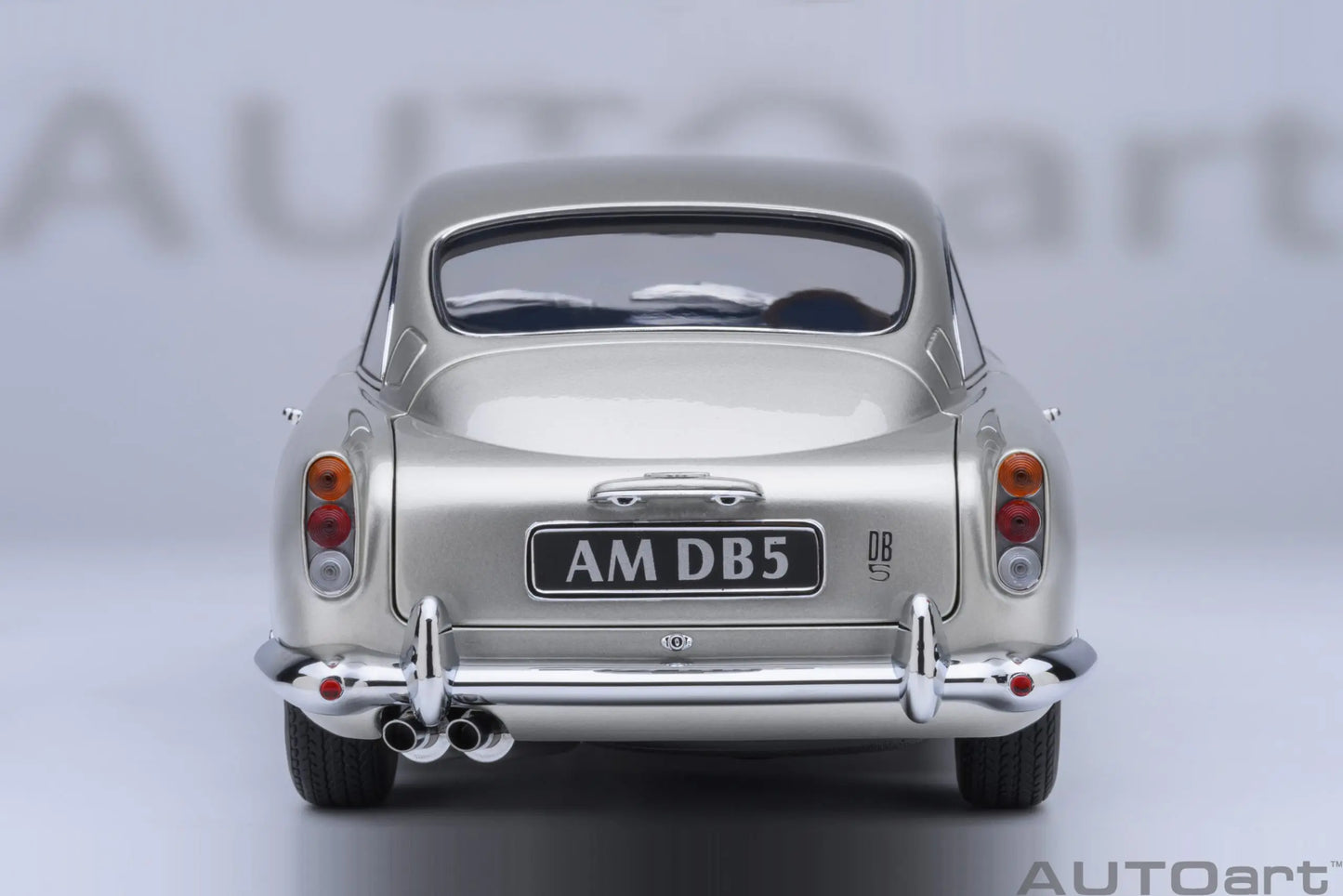 Autoart 1/18 ASTON MARTIN DB5  ABS 007/Goldfinger Bond , door full open sports car model static decoration collection