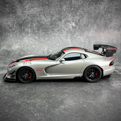 AUTOART New 1/18 scale DODGE VIPER ACR 2017 car model Static display Collection Holiday gift