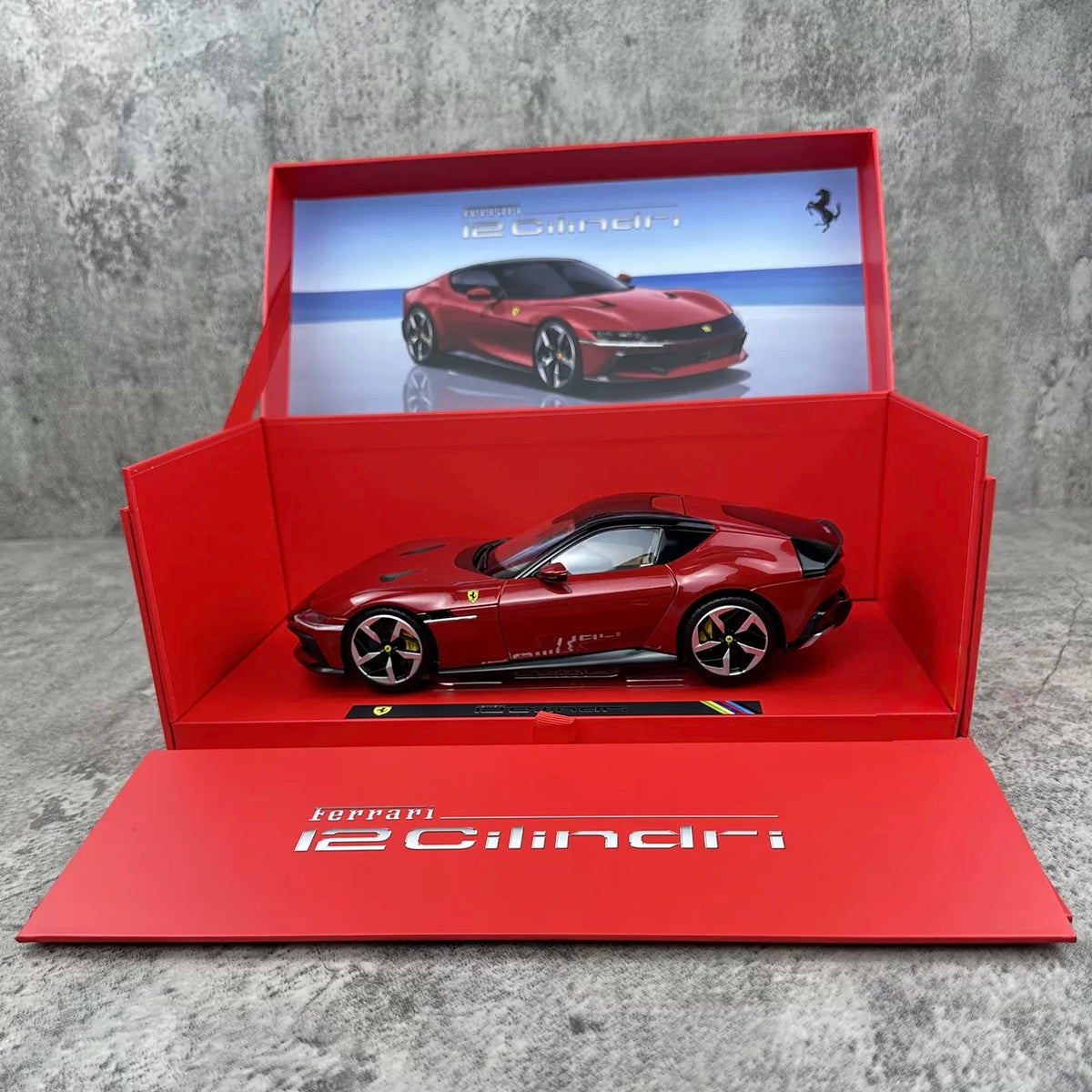 Bburago 1/18 Ferrari 12 Cilindri Car Model