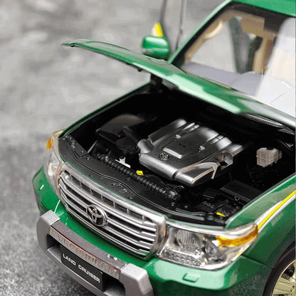 Car diecast model 1/18 LAND CRUISER 200 Green model static display holiday gift collection