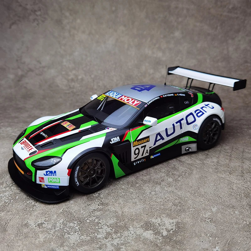 AUTOART Edition 1/18 Aston Martin VANTAGE V12 BATHURST 12HOUR #97 2015 Racing Car Model