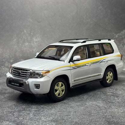 Car diecast model 1/18 LAND CRUISER 200 Green model static display holiday gift collection