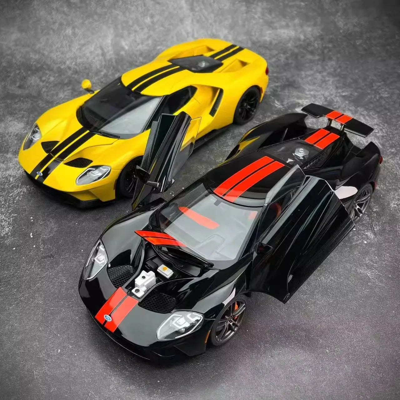 AUTOART 1:18 scale Ford GT ABS material Full Open car model Static Display Holiday gift collection Sports car model