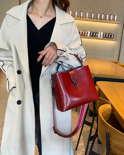 Real Oil Wax Leather Women's Bucket Bag Casual and Simple Handbag Large Capacity Ladies Cowhide Fashionable Crossbody Tote Bag