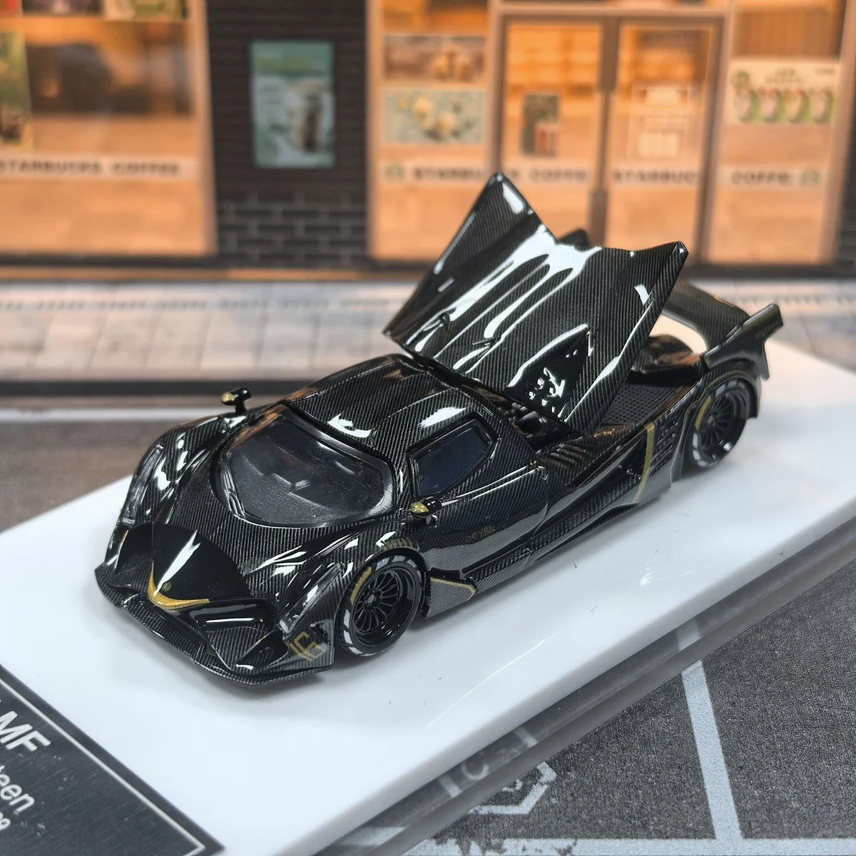 LMF Model 1/64 Devel Sixteen 16 Gold Carbon Fiber Diecast Alloy Car Collection