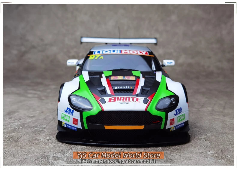 AUTOART Edition 1/18 Aston Martin VANTAGE V12 BATHURST 12HOUR #97 2015 Racing Car Model
