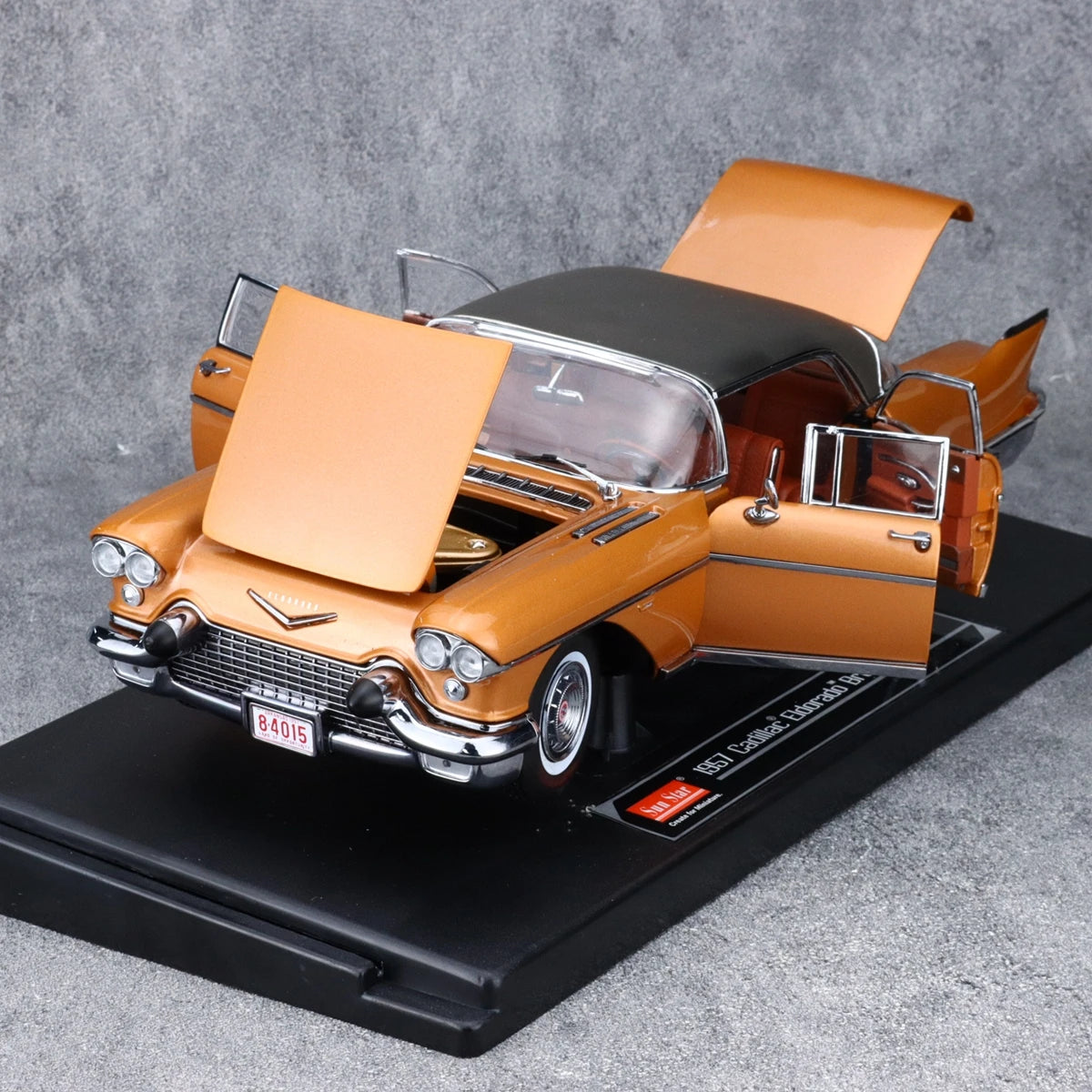 SunStar 1:18 Eldorado Brougham 1957 Vintage Car Simulation Limited Edition All Open Alloy Metal Static Car Model Toy Gift