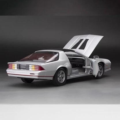 SunStar 1:18 Scale 1985 Chevrolet Camaro IROC Simulation Alloy Car Model Static Display Collectible Toy Gift Souvenir Decoration
