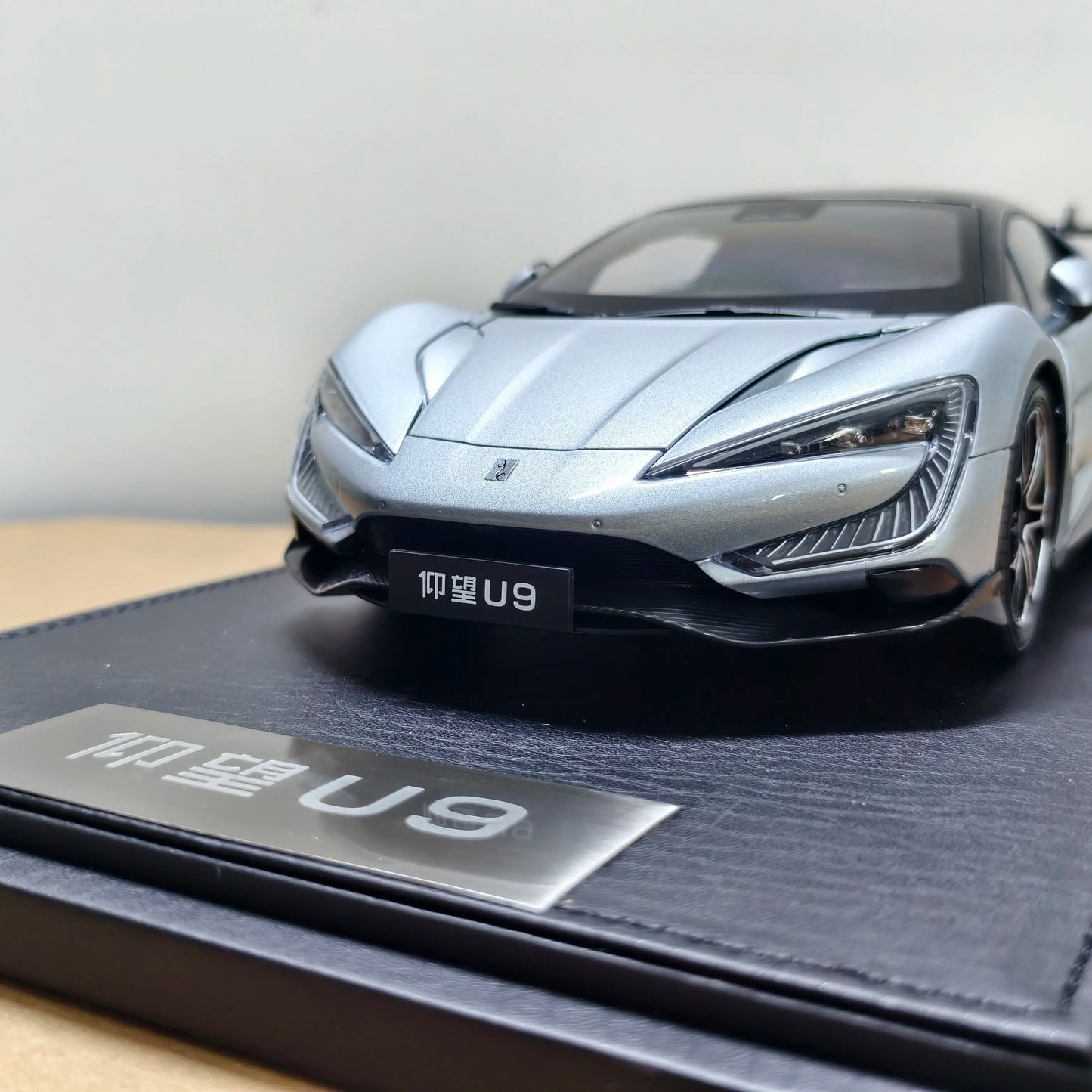 BYD YANGWANG U9 1:18 Official Alloy Car Model High-End Sport Coupe Collectible Vehicle Model For Enthusiasts