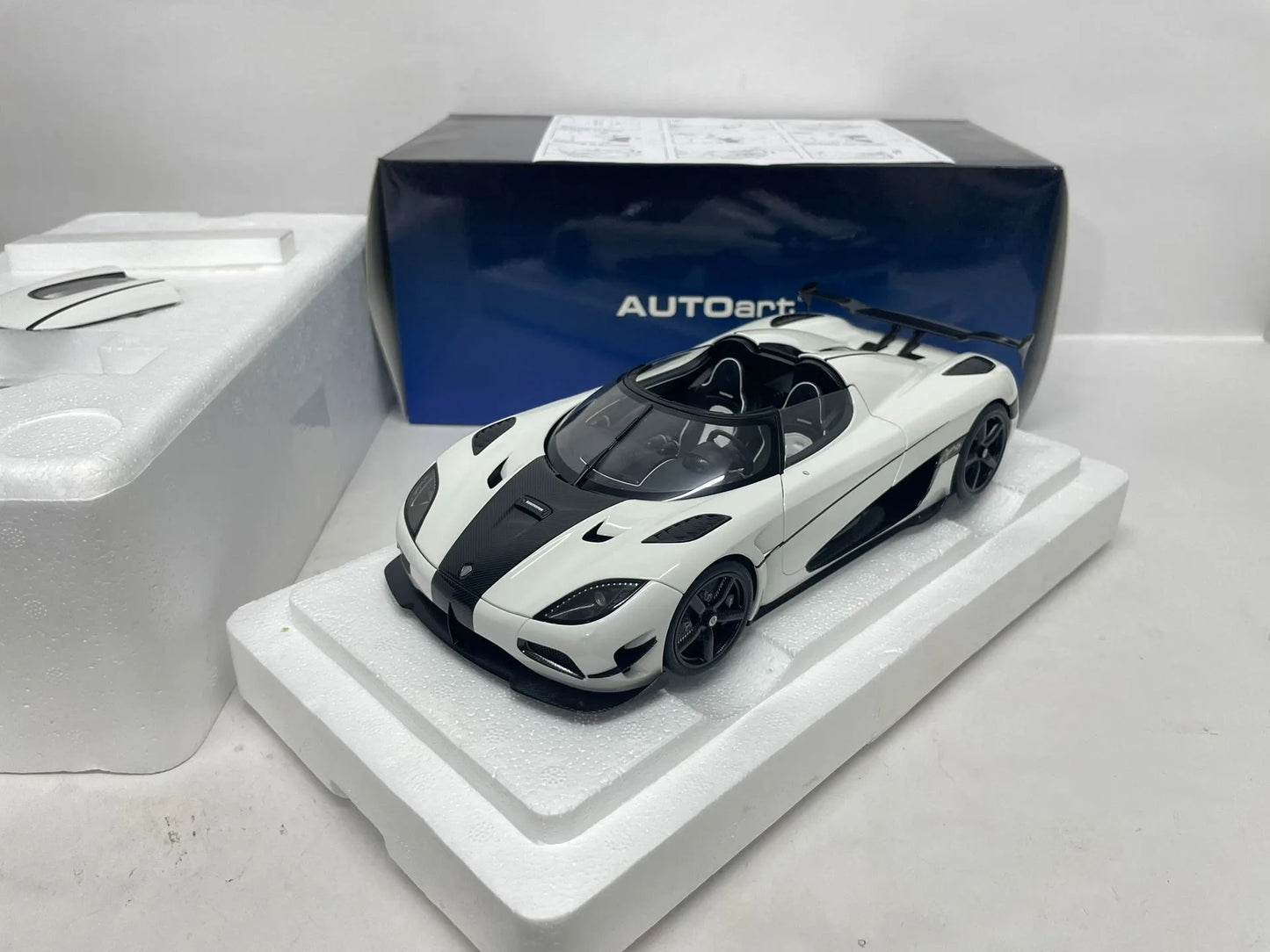 Autoart 1:18 Agera RS White Black Simulation Limited Edition All Open Alloy Metal Static Car Model Toy Gift