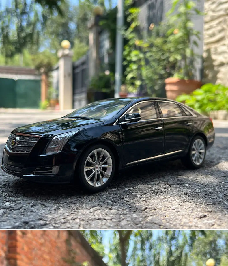 Cadillac XTS Car Model,1:18  2014 Diecast Model for Collections Display and Gift