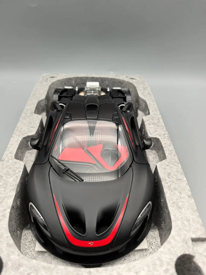Autoart 1:18 P1 Black Red Simulation Limited Edition All Open Alloy Metal Static Car Model Toy Gift