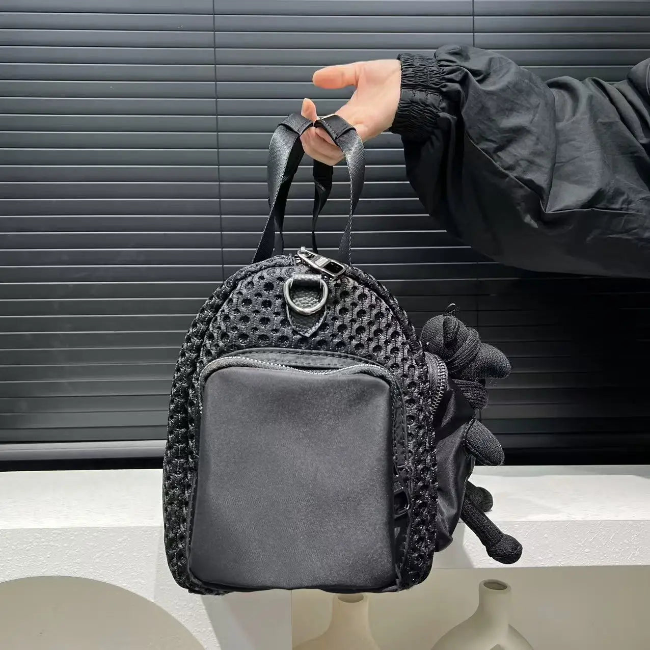 Ladies' fashionable mesh splicing casual handbag with multiple pockets, teddy bear doll, single shoulder diagonal cross bag