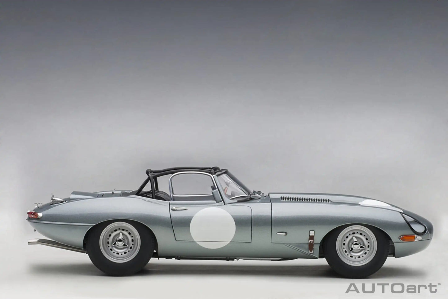 AUTOART  1:18  Jaguar Lightweight E-Type  Car model  Send to a friend Holiday gift Model collection