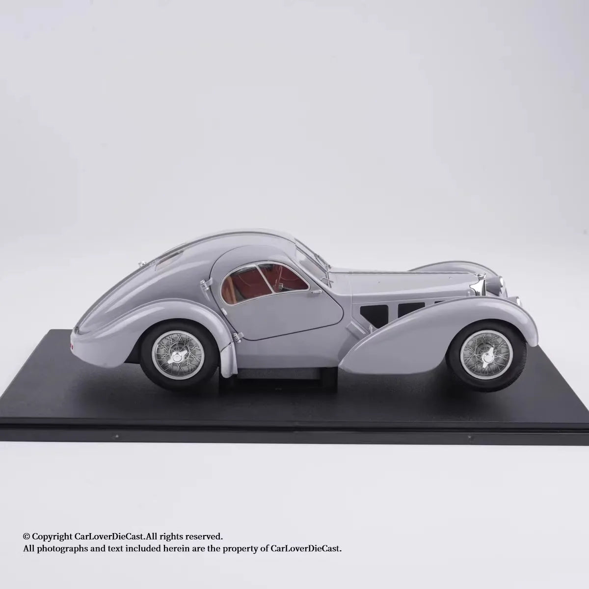 Solido 1/18 Bugatti Atlantic Type 57 SC 1937 Diecast Vehicle Model with Two Open Doors Limited Edition Cars Gifts