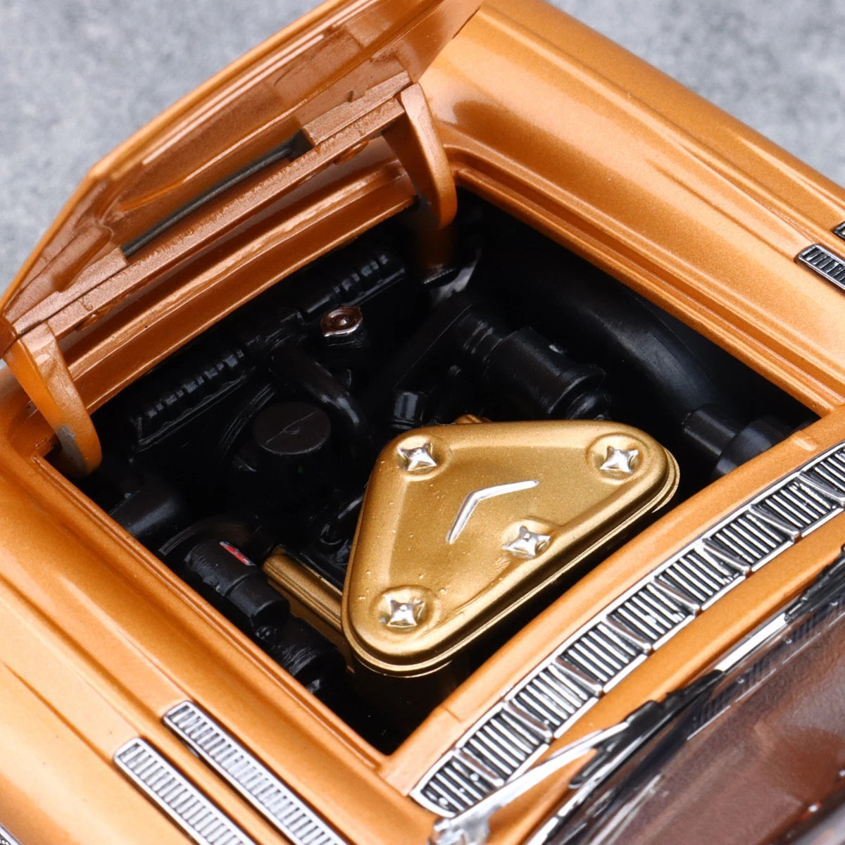 SunStar 1:18 Eldorado Brougham 1957 Vintage Car Simulation Limited Edition All Open Alloy Metal Static Car Model Toy Gift