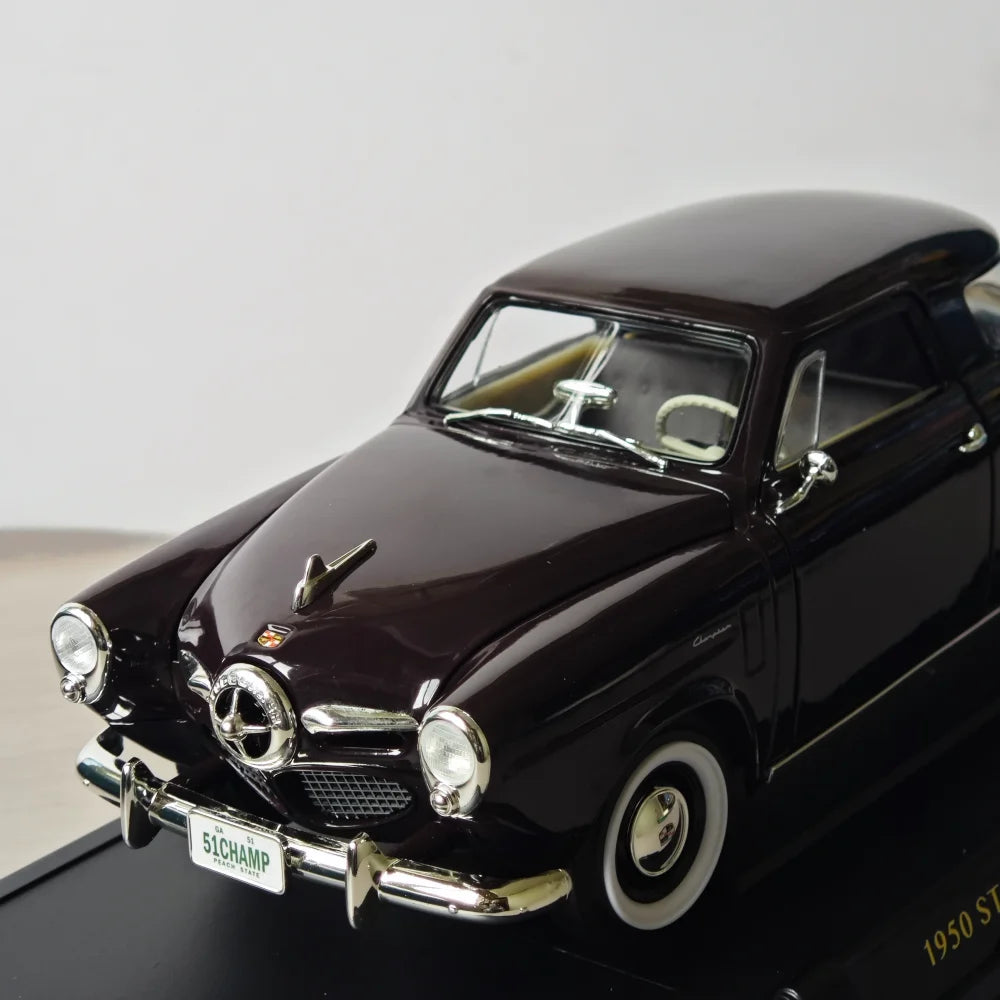 1:18 Scale Diecast Alloy Model 1950 Studebaker Champion Vintage Car with Opening Doors Collection Display Toy for Car Fans