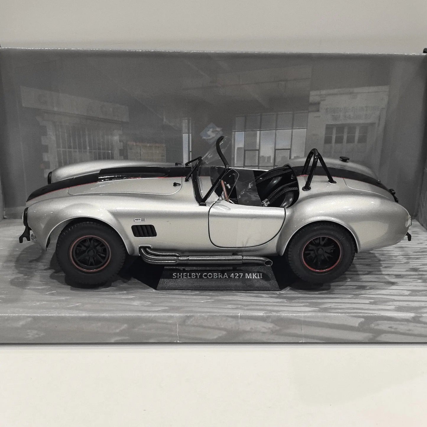 Diecast SOLIDO 1/18 Scale SHELBY COBRA 427 MKII 1965 M6 Alloy Car Model