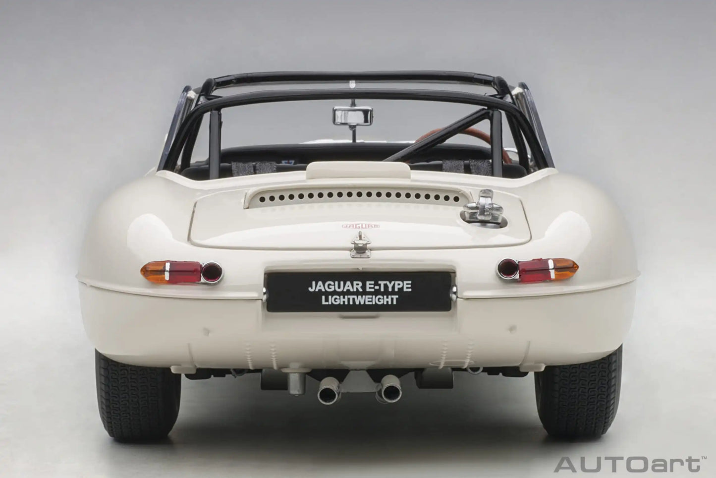 AUTOART  1:18  Jaguar Lightweight E-Type  Car model  Send to a friend Holiday gift Model collection