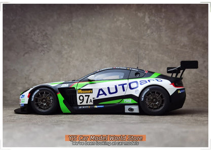 AUTOART Edition 1/18 Aston Martin VANTAGE V12 BATHURST 12HOUR #97 2015 Racing Car Model