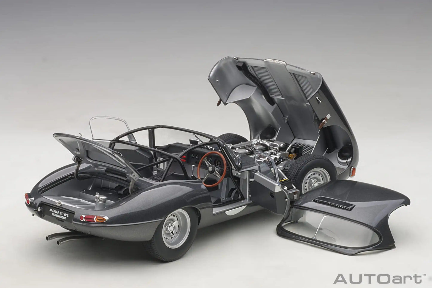 AUTOART  1:18  Jaguar Lightweight E-Type  Car model  Send to a friend Holiday gift Model collection