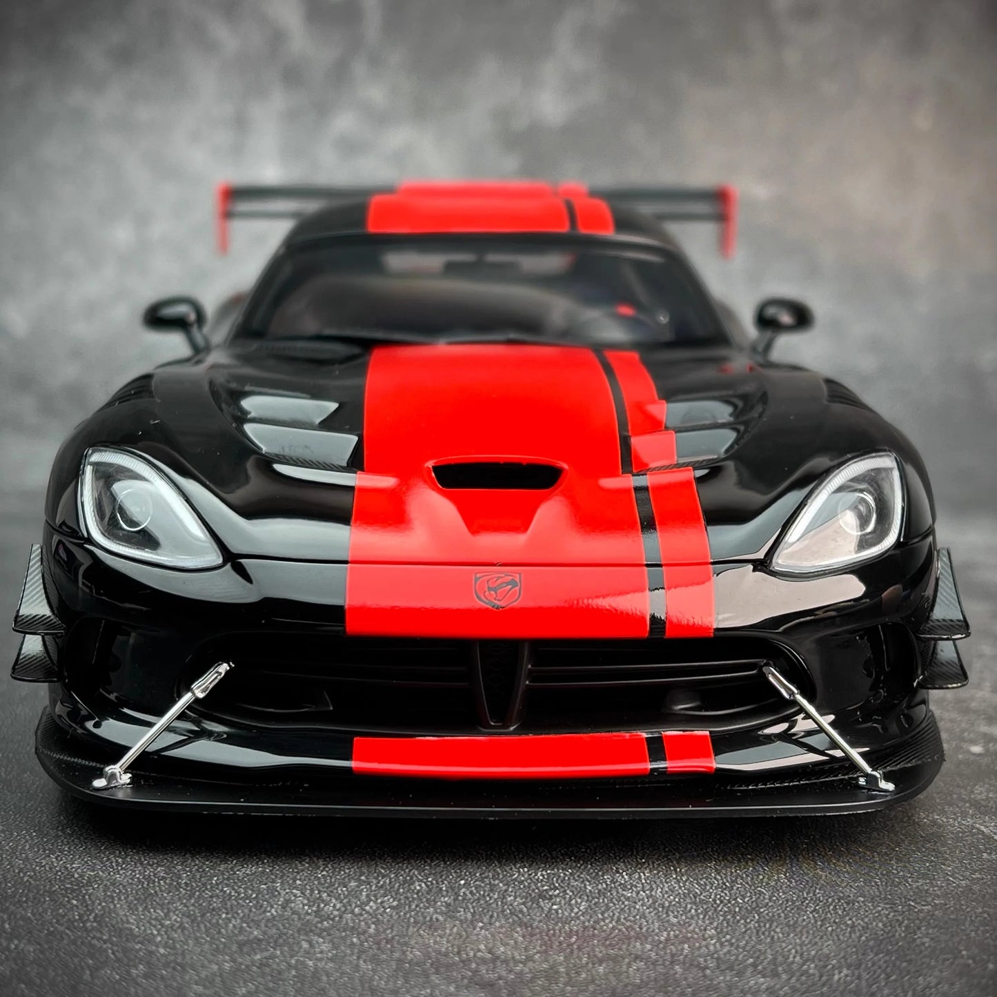 AUTOART New 1/18 scale DODGE VIPER ACR 2017 car model Static display Collection Holiday gift