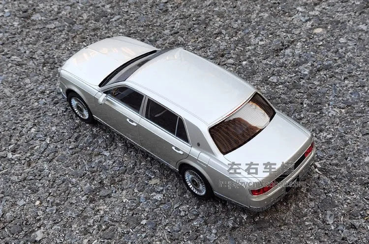 LCD 1/18 Car Model TOYOTA Century Car Model Simulation Model Diecast Model Collect Ornament Boy Custom Birthday Boy Toy Gift