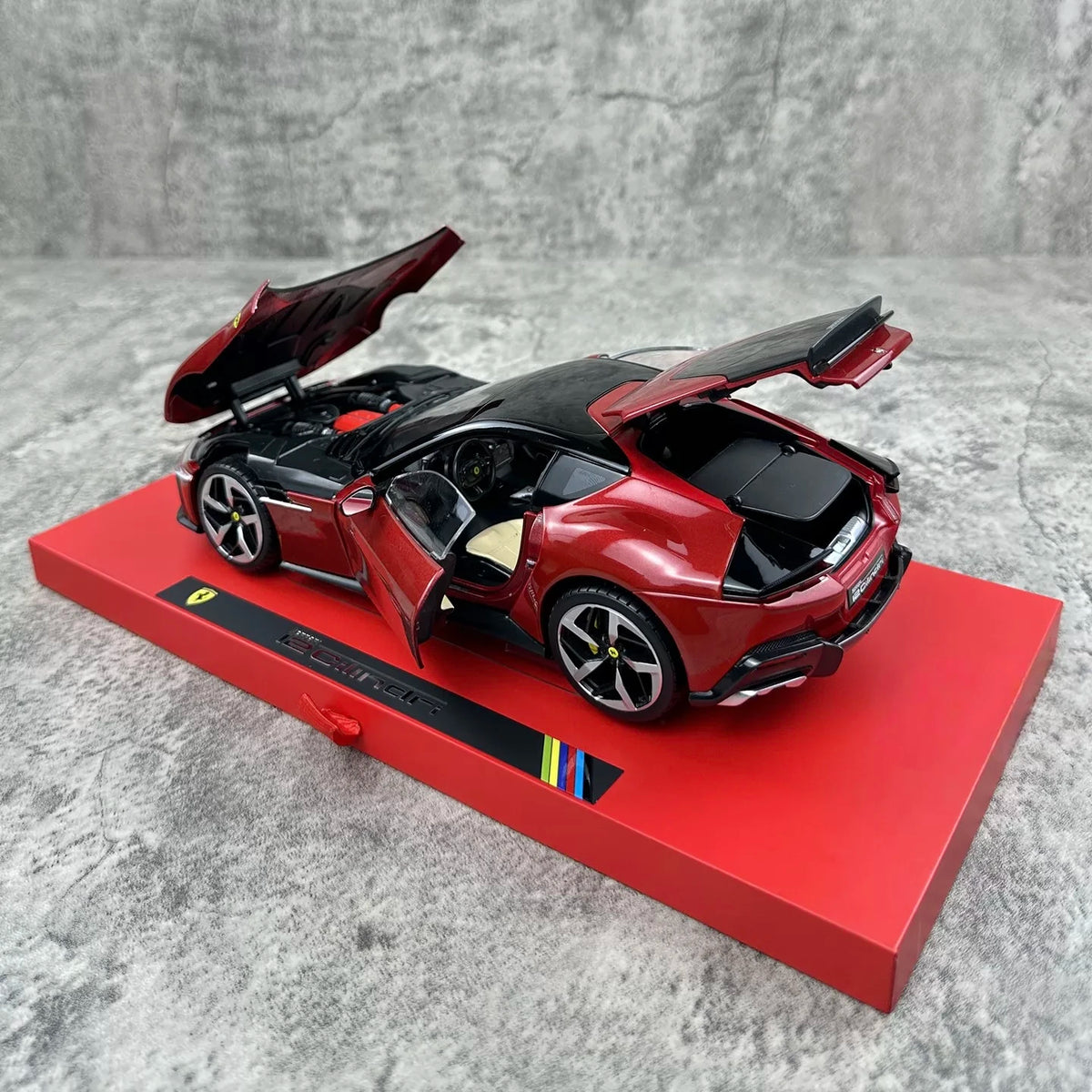 Bburago 1/18 Ferrari 12 Cilindri Car Model