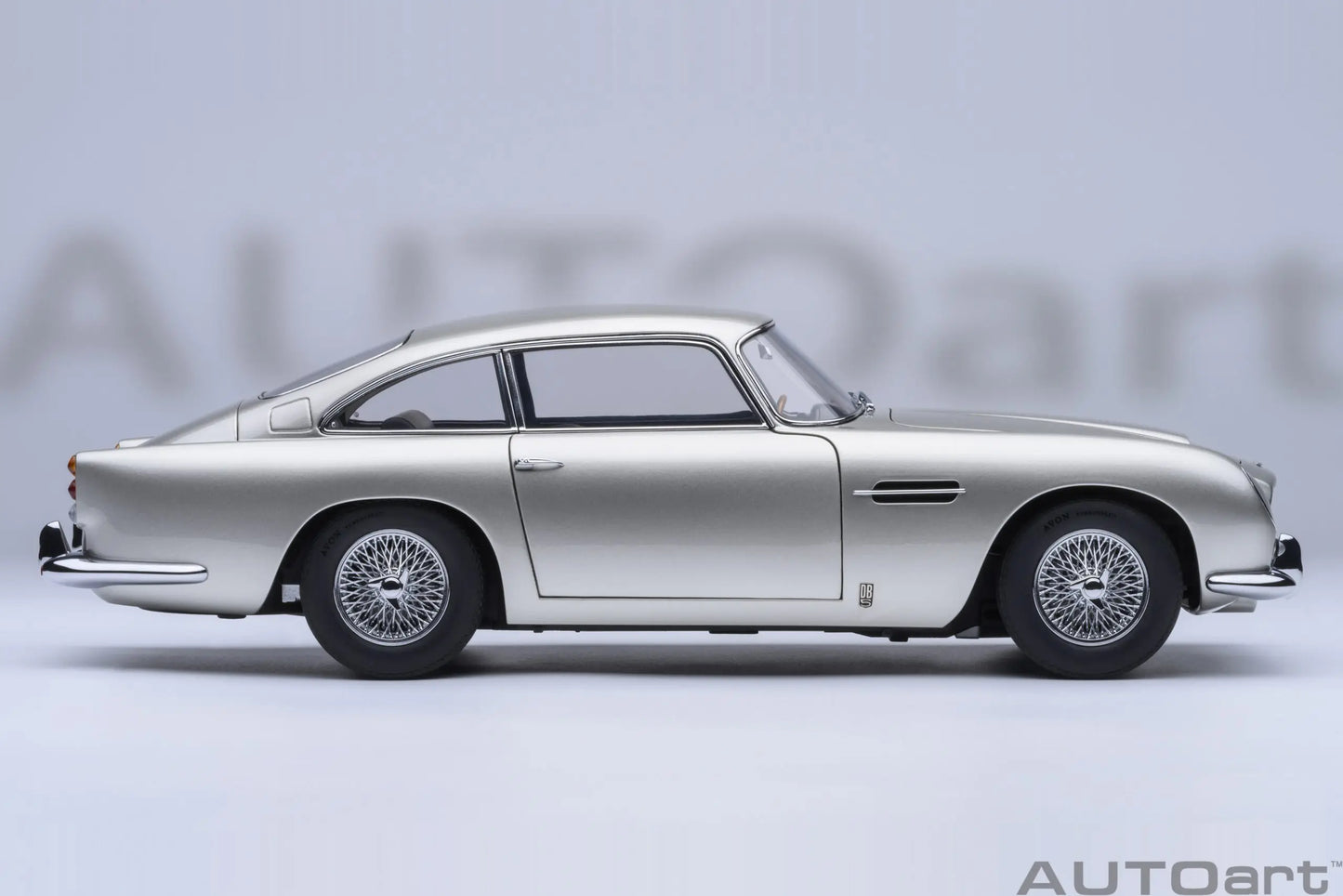 Autoart 1/18 ASTON MARTIN DB5  ABS 007/Goldfinger Bond , door full open sports car model static decoration collection