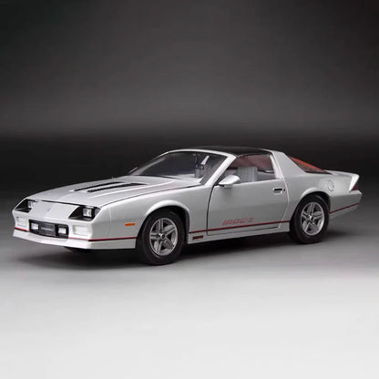 SunStar 1:18 Scale 1985 Chevrolet Camaro IROC Simulation Alloy Car Model Static Display Collectible Toy Gift Souvenir Decoration
