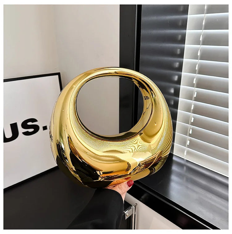 Hot Selling Creative Design Women's Top-Handle Bag PVC Metallic Luster Half Moon Banquet Women's Bag 2026 New Luxury Handbag