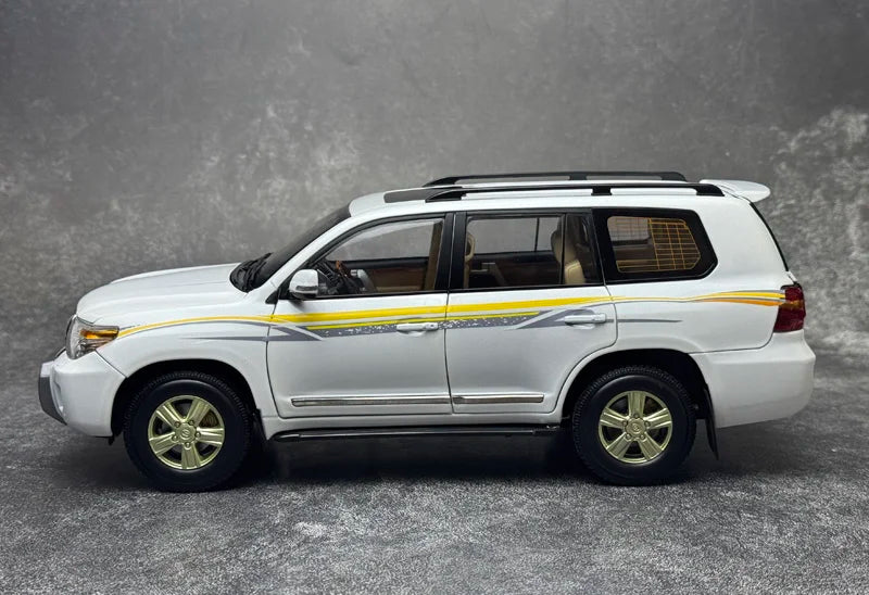 Car diecast model 1/18 LAND CRUISER 200 Green model static display holiday gift collection