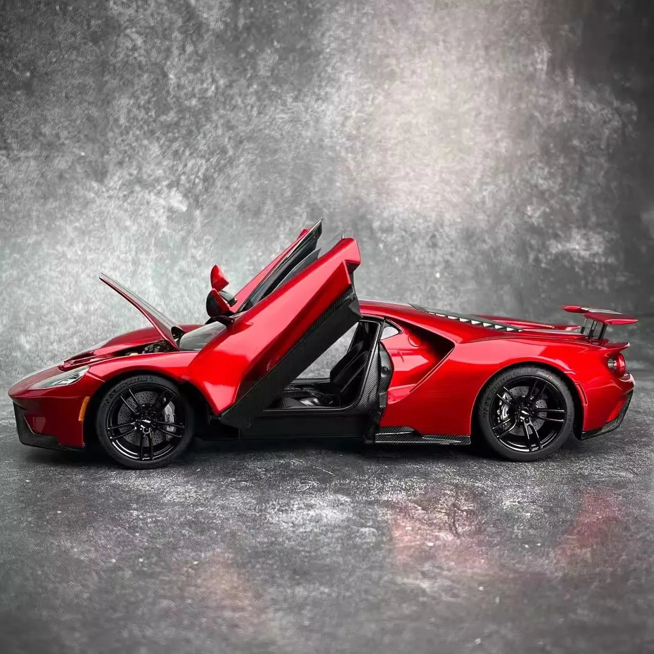 AUTOART 1:18 scale Ford GT ABS material Full Open car model Static Display Holiday gift collection Sports car model