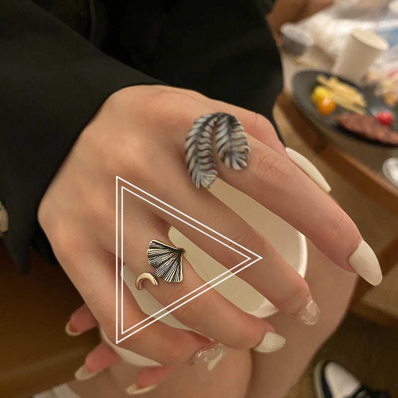 Black Retro Personality Women Feather Ring Women