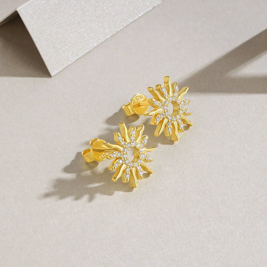 Top-quality Moissanite Luxury And Fashionable Light Luxury Jewelry Silver Stud Earrings S925 Silver Electroplated Gold