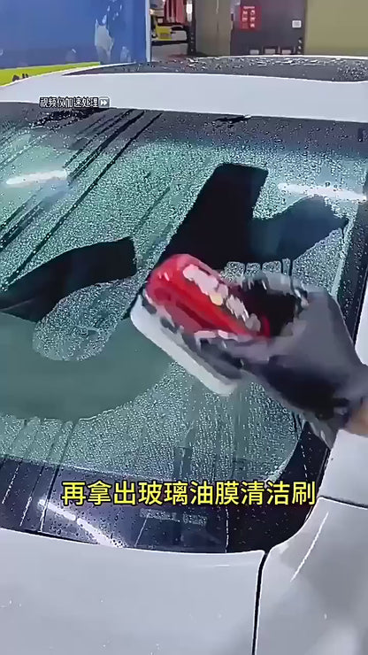 Say goodbye to oil films。Capacity 120ml。Make your car glass transparent with unobstructed visibility