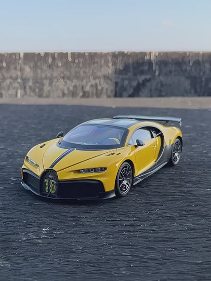 Bugatti Chiron 1:18 PUR SPORT Alloy Sports Model Diecast Metal Racing Car Vehicle Model Sound and Light SimulationToy Gift
